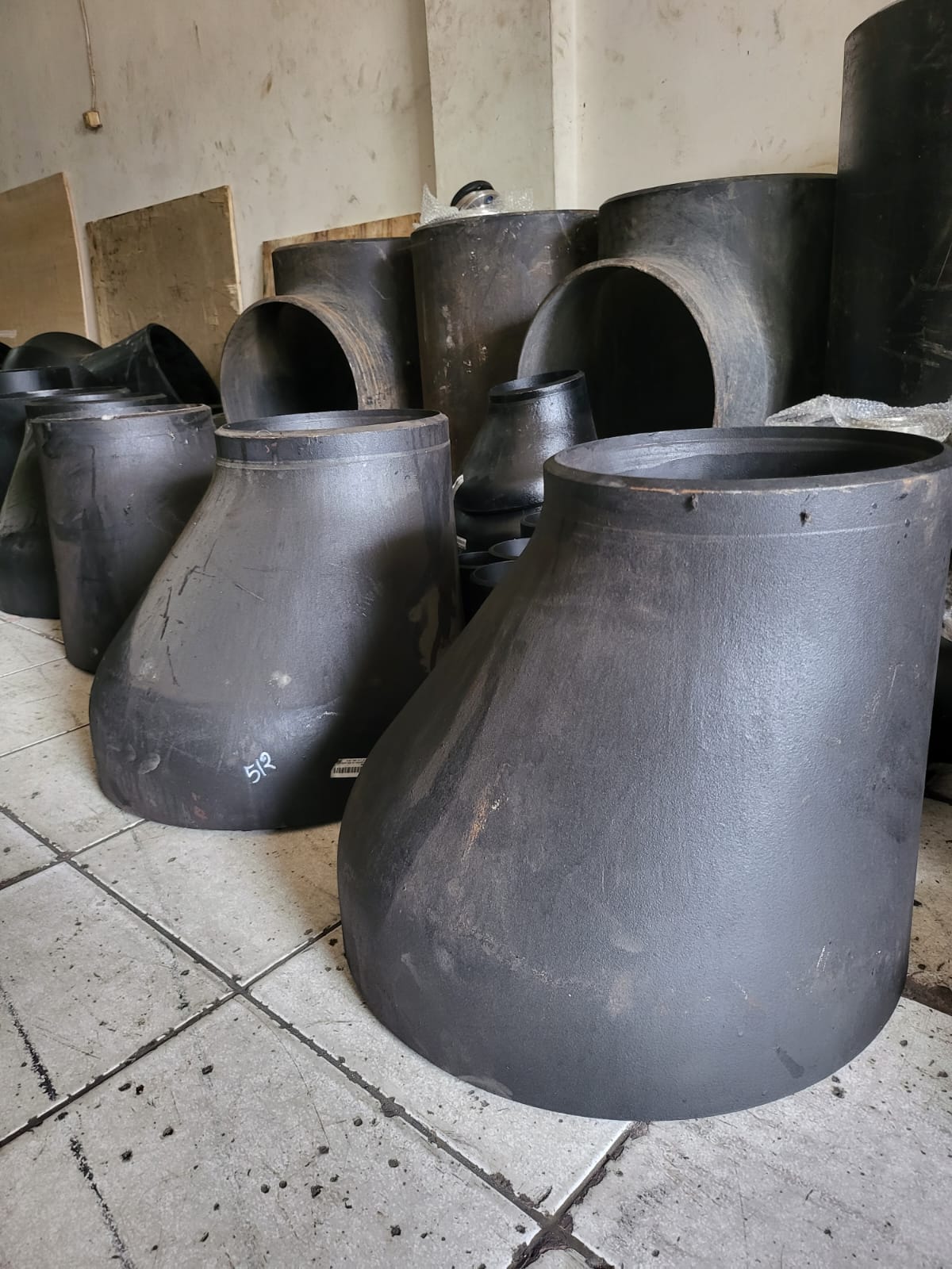 ECCENTRIC REDUSER CS ASTM A234 WPB